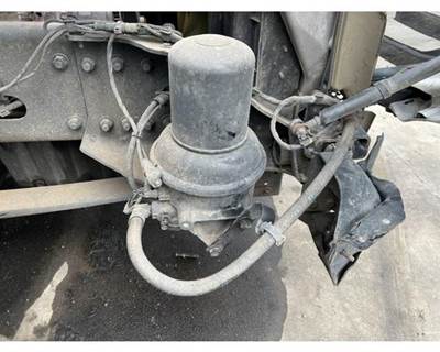 Bendix SYSTEM SAVER 1200 Air Dryer for a Freightliner CASCADIA 126
