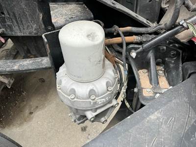Freightliner Cascadia 125 Air Dryer
