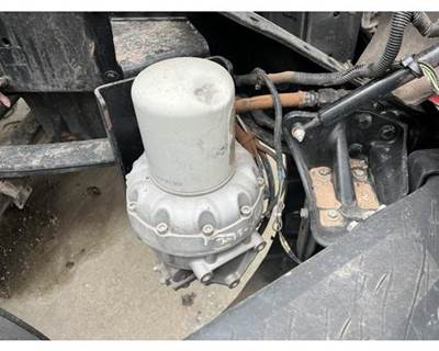 Freightliner Cascadia 125 Air Dryer