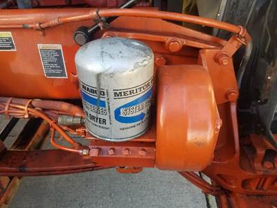 Wabco SYSTEM SAVER 1200 Air Dryer for a Kenworth T660