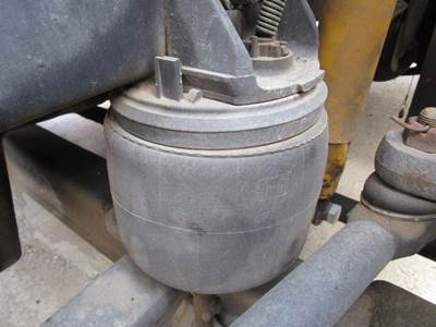 Freightliner Columbia Left Air Spring for a Freightliner COLUMBIA 120