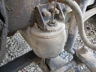 Freightliner Coronado Left Air Spring for a Freightliner CORONADO 132