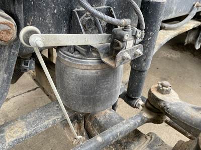 Freightliner Coronado Left Air Spring for a Freightliner CORONADO 132