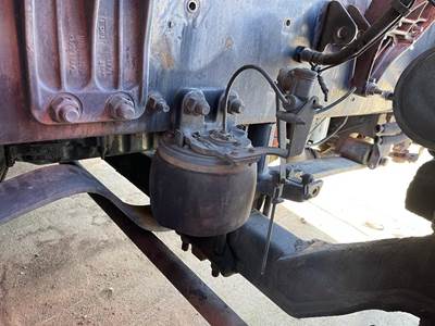 Volvo VNL Right Air Spring