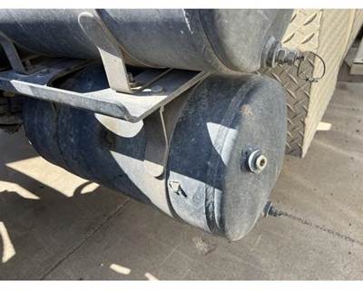 Freightliner Cascadia Air Tank for a Freightliner CASCADIA 113BBC