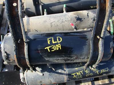 Freightliner FLD120 Air Tank