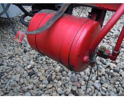 Freightliner FLD120 Air Tank