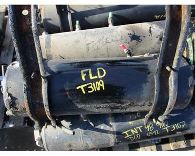 Freightliner FLD120 Air Tank