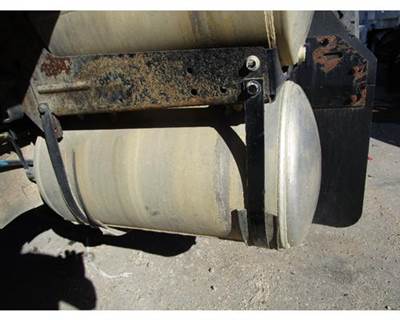 Mack Pinnacle CHU613 Air Tank for a Mack CHU613