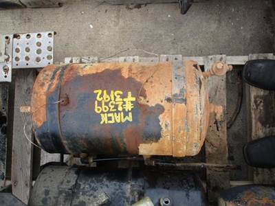 Mack Vision CX613 Air Tank for a Mack CX613 VISION