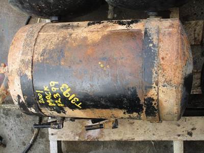 Mack Vision CX613 Air Tank for a Mack CX613 VISION