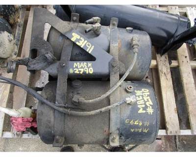 Mack Vision CX613 Air Tank for a Mack CX613 VISION
