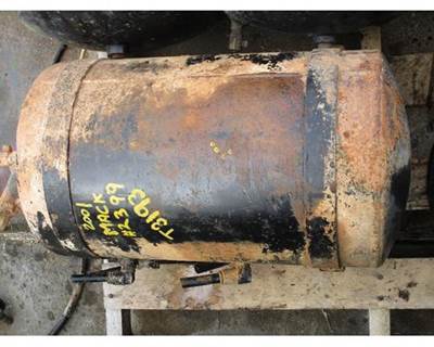 Mack Vision CX613 Air Tank for a Mack CX613 VISION