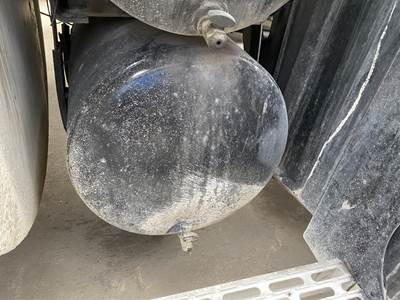 Mack Vision CXN613 Air Tank for a Mack CXN613