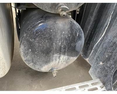 Mack Vision CXN613 Air Tank for a Mack CXN613