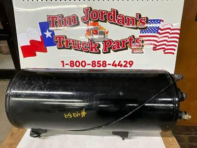 Paccar G86-1178-2608210C Air Tank for a Kenworth T680