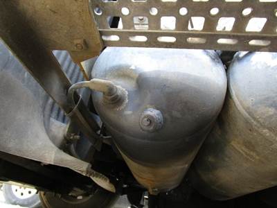 Volvo VNL Air Tank