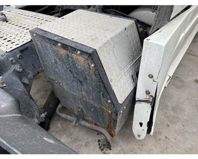 Thermo King CASCADIA 125 Auxiliary Power Unit (APU) for a Freightliner CASCADIA 125