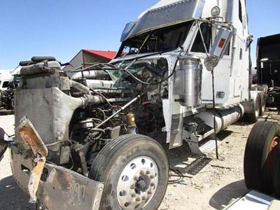 Freightliner FLD132 Classic XL Front Axle Assembly for a Freightliner FLD132 XL CLASSIC