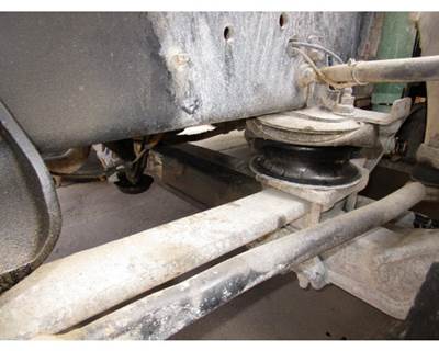 International 9400i Front Axle Assembly