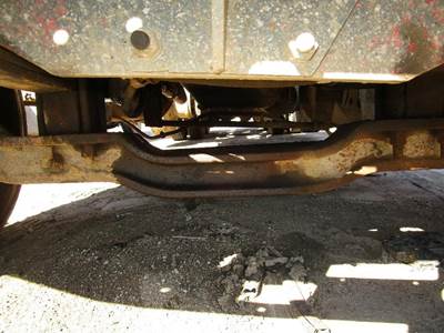 Mack RD688S Front Axle Assembly