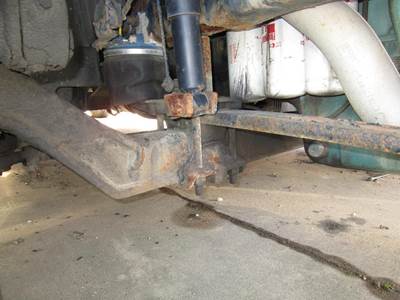 Volvo VNL Front Axle Assembly