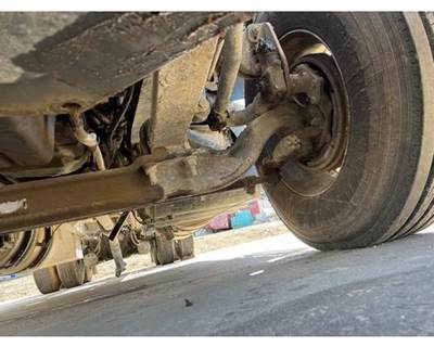 Volvo VNL Front Axle Assembly