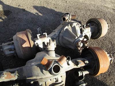 Eaton R46-170H Front Axle Housing