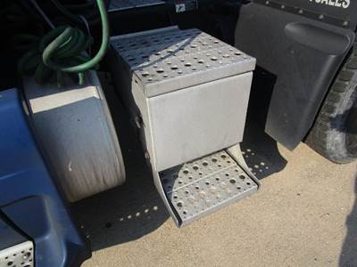 Freightliner Cascadia Battery Box for a Freightliner CASCADIA 125