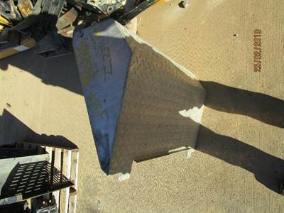 Freightliner Cascadia Battery Box for a Freightliner CASCADIA 125