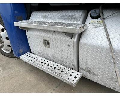 Freightliner Cascadia Battery Box for a Freightliner CASCADIA 125