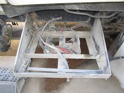 Freightliner Columbia Battery Box for a Freightliner COLUMBIA 120