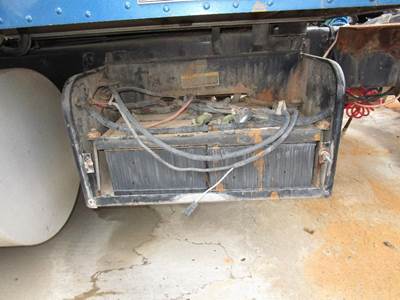 Kenworth T600 Battery Box