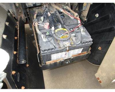 Mack Pinnacle CHU613 Battery Box for a Mack CHU613