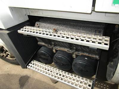 Volvo VNL Battery Box