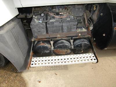 Volvo VNL Battery Box