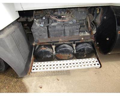 Volvo VNL Battery Box