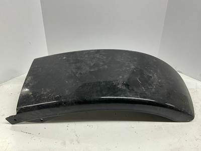 Used Freightliner front bumper end frorn the driver (left) side of the truck.
P