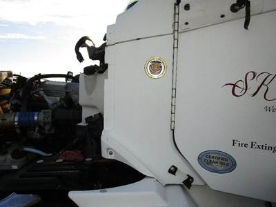 Freightliner Columbia Left for a Freightliner COLUMBIA 120