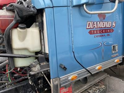 Freightliner Coronado Left for a Freightliner CORONADO 132