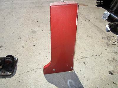 USED PETERBILT DRIVER SIDE FENDER SKIRT