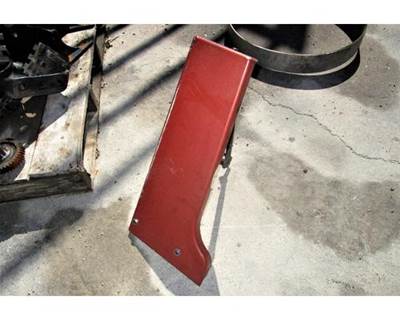 USED PETERBILT PASSENGER SIDE FENDER SKIRT. 