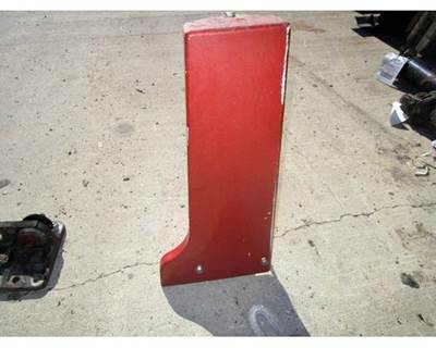 USED PETERBILT DRIVER SIDE FENDER SKIRT