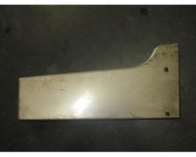 USED PETERBILT 379 TANK FAIRING OEM # 15-05181-REV D