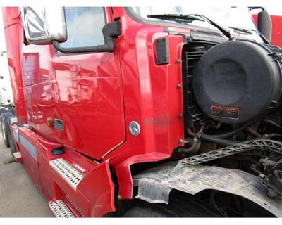 Used 2007 Volvo VNL Right Cab Panel Between Cab and Hood