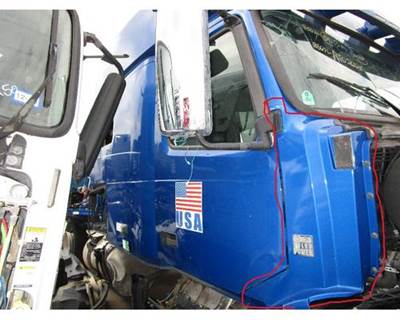 Used 2018 Volvo VNL Right Cab Trim Between Hood and Door