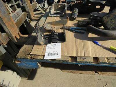 Freightliner Bracket