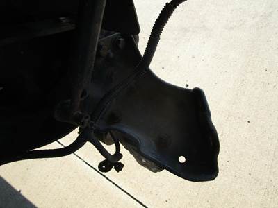 Freightliner Cascadia Right Bracket for a Freightliner CASCADIA 125