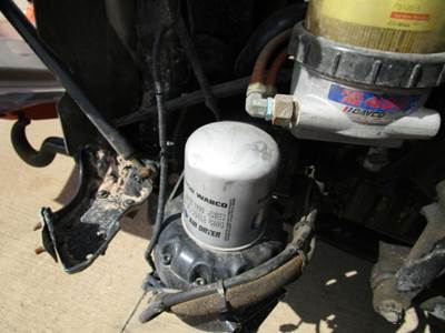 Freightliner Cascadia Left Bracket for a Freightliner CASCADIA 125