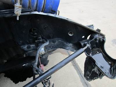Freightliner Cascadia Right Bracket for a Freightliner CASCADIA 125